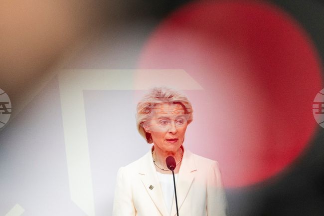 Белгия не бива да поема сама риска с използването на замразените руски авоари, каза председателката на ЕК