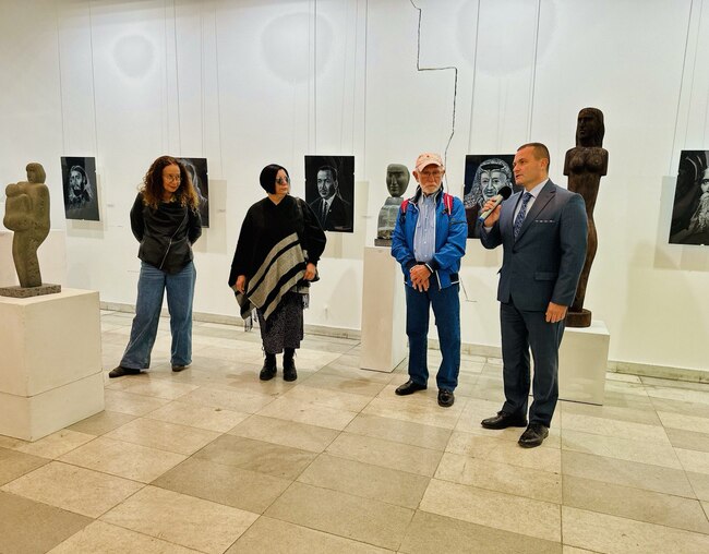 Пенчо Милков: Творбите на Зюхтю Калит са мост между болката и надеждата