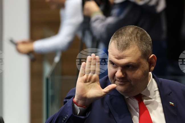 Потвърдих позицията си за пълна подкрепа за правителството в разговор с премиера Желязков, каза Делян Пеевски