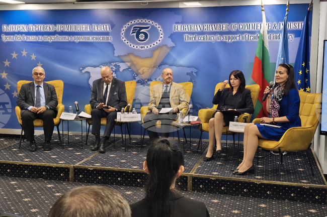 Бизнес сътрудничеството между България и Полша се засилва всяка година, посочи председателят на БТПП Цветан Симеонов на форум в София
