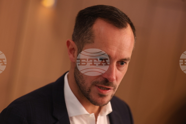 Европа трябва да поддържа база за производство на ядрена енергия, заяви френският евродепутат от консерваторите Никола Бай на форум в София