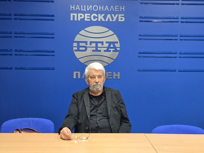Пресконференция на художника Христо Вачев