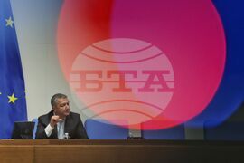 Народно събрание - заседание - Драгомир Стойнев