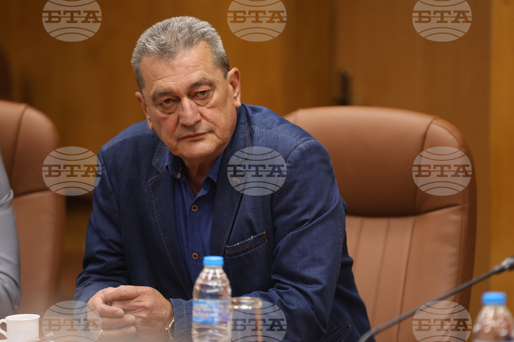 За денонощие са постъпили 340 сигнала, свързани с метеорологичната обстановка, каза Николай Николов