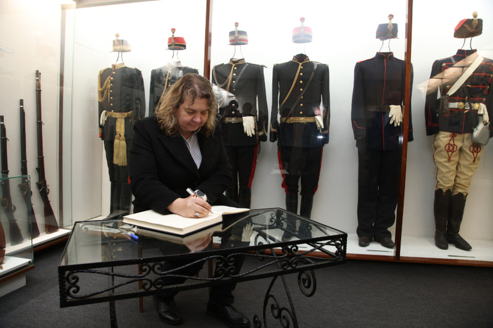 Председателят на Народното събрание Наталия Киселова откри паметник в къщата музей на „Негово Кралско Величество Карол I“ в Пордим