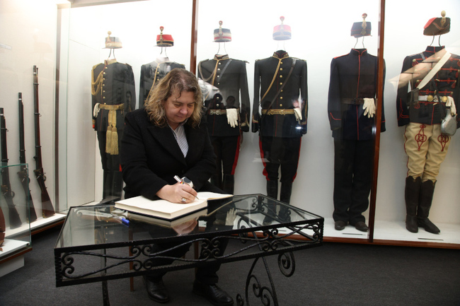 Председателят на Народното събрание Наталия Киселова откри паметник в къщата музей на „Негово Кралско Величество Карол I“ в Пордим