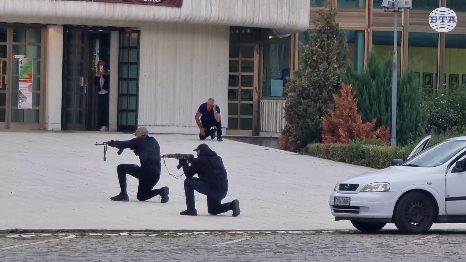 Тактическо учение провери готовността на службите за реакция при криза в Сливен