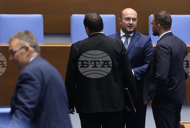 Да бъдат инкриминирани организирането и управляването на домове за възрастни хора без лиценз, реши на първо четене Народното събрание