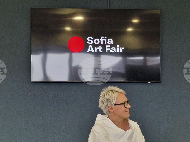 Тази година Sofia Art Fair е събитието на прегръдките, каза пред БТА Суни Данаджъ, организатор на форума за съвременно изкуство