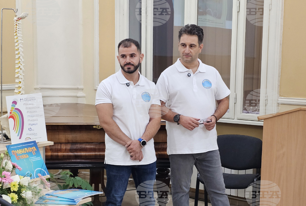 Неправилна стойка при децата може много бързо да прерасне в гръбначно изкривяване, каза кинезитерапевтът Александър Андреев