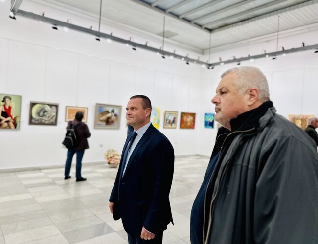 Община Русе: Дружеството на русенските художници празнува 80 години с еклектична изложба