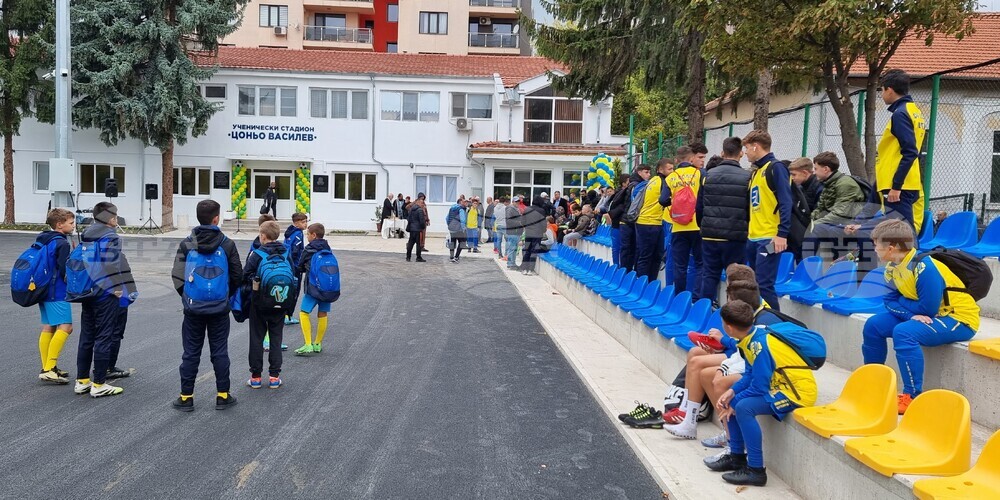 Ученическите игри в Шумен започнаха на обновения стадион „Цоньо Василев“ в града 