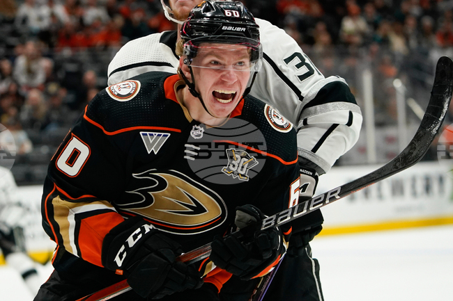 Джаксън ЛаКомб подписа договор за осем години с Анахайм Дъкс