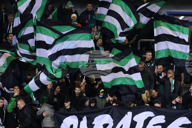 Полицията в Нидерландия евакуира над 300 белгийски фенове преди началото на мача от Лига Европа между Утрехт и Генк