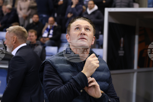 Роби Кийн е наясно с бързите и технични нападатели на Лудогорец и не вярва треньорската промяна да повлияе на поведението на българския шампион