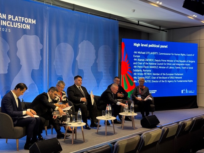 България трябва да е активен фактор в Европейския съюз, написа вицепремиерът Атанас Зафиров след разговори в Брюксел