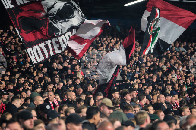 Началният час на мача между Фейенорд и Панатинайкос отново бе променен