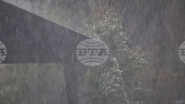 Проливен дъжд предизвика локални наводнения в района на кипърската столица Никозия