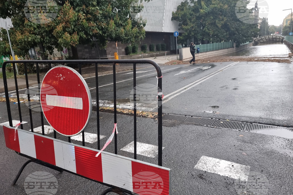 В общините Царево, Приморско и Созопол е преустановен учебният процес