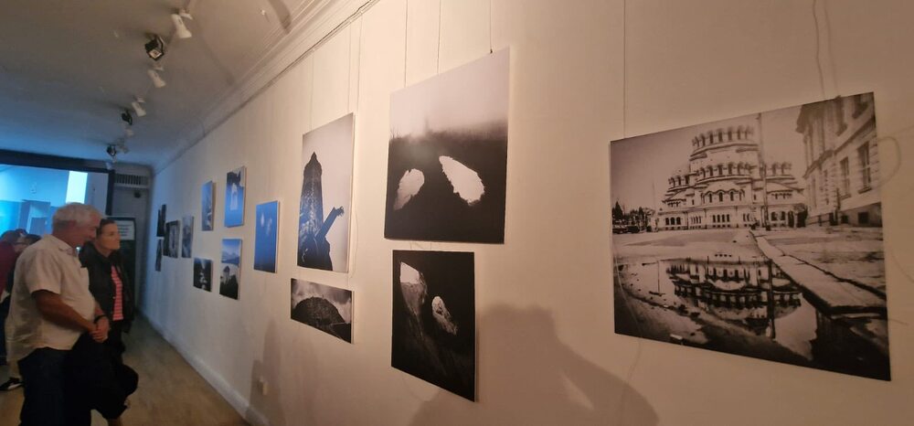 Фотоизложбата на доц. д-р Росен Калпачки „Неврология на битието“ бе открита в Българския културен институт в Лондон