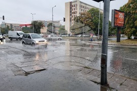 Пловдив - дъжд - улици
