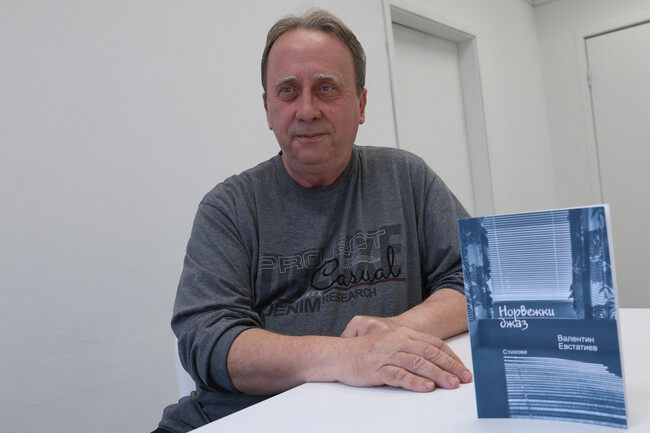 За Валентин Евстатиев поезията и БТА са живот и съдба