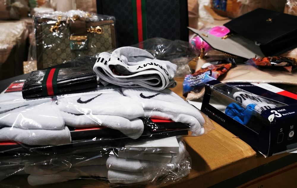 Агенция „Митници“: Над 66 000 „маркови“ стоки задържаха митническите служители на МП Капитан Андреево