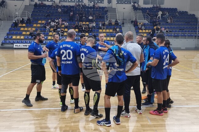 "Победихме, но играхме слабо", коментира треньорът на хандбалния Шумен 61 Никола Карастоянов след мача с Чардафон 