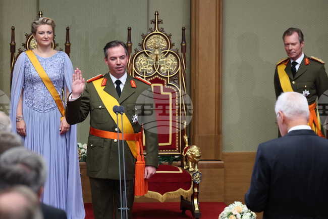 APTOPIX Luxembourg Abdication Enthronement
