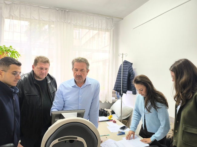 За първи път в страната в Добрич се извършва масов скрининг на очното здраве на първокласници