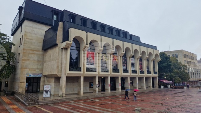 Драматично-кукленият театър „Васил Друмев" организира на 27 март в Шумен Ден на отворените врати по случай Световния ден на театъра