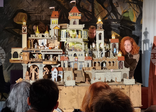  Театър „Триктрек“ от Естония представи спектакъла „Кути“ на 19-ия Международен куклен фестивал „Златният делфин“ 