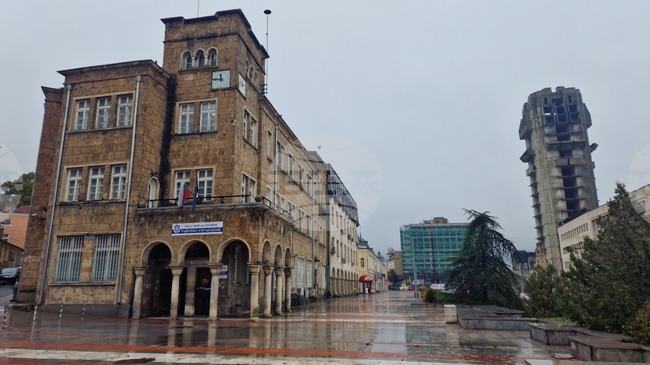 Четирима души са задържани за притежание на наркотични вещества в Нови пазар