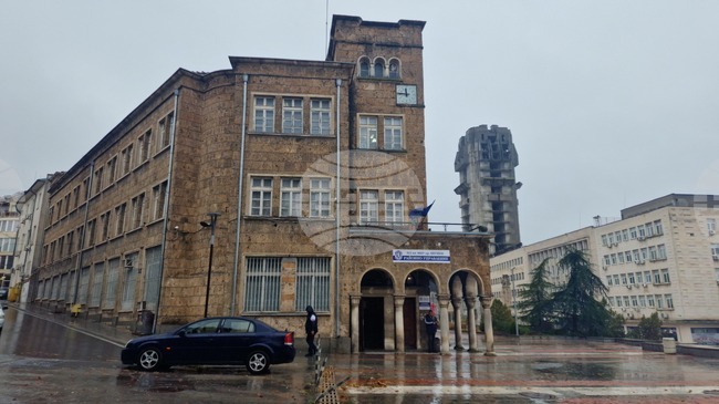 Двама мъже са задържани след сигнали за домашно насилие, съобщиха от полицията в Шумен