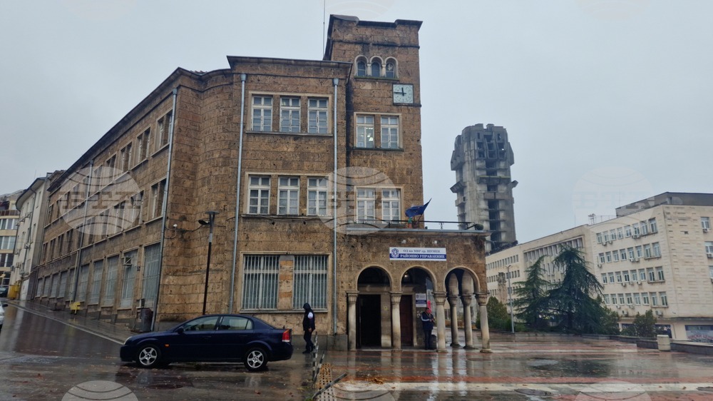 Двама мъже са задържани след сигнали за домашно насилие, съобщиха от полицията в Шумен