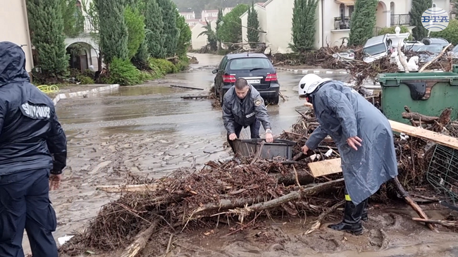 В кметството в Свети Влас са настанени евакуирани хора от ваканционно селище Елените, каза кметът Иван Николов