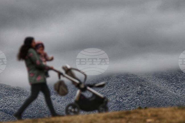 Ветровито е времето в планините, на повечето места снежната покривка е заледена, съобщиха от Планинската спасителна служба на БЧК