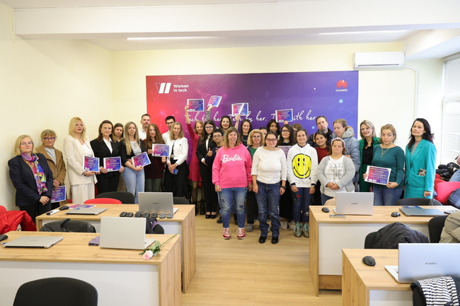 ВУТП: Младежи от фондация „Светът на Мария“ се присъединяват към обучителната програма „Women in Tech”