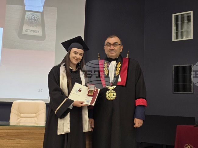 Факултет „Обществено здраве“ на Медицинския университет в Плевен раздаде дипломите на своите абсолвенти от випуск 2025