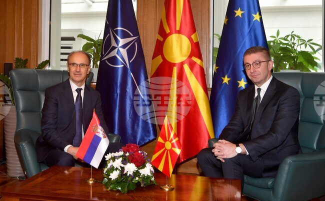 Премиерите на Северна Македония и Сърбия се срещнаха в Скопие
