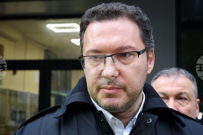 Трима души са загинали при бедствената ситуация в района на Елените, съобщи вътрешният министър Даниел Митов 