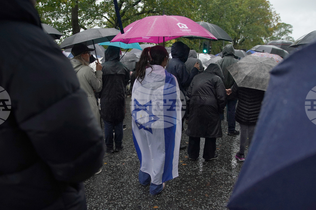 Британската полиция продължава да разпитва шестима души във връзка с атаката срещу синагога в Манчестър
