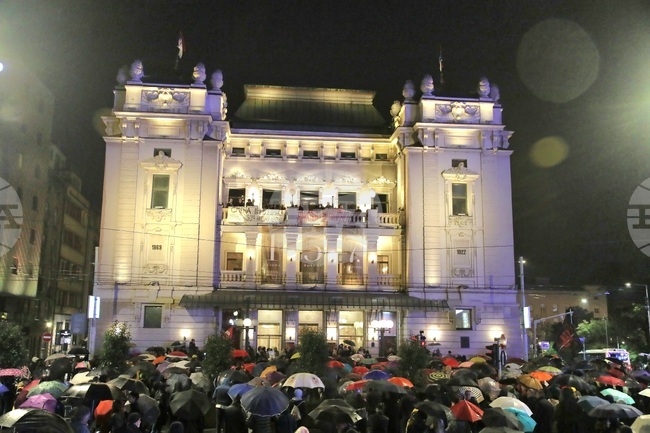 Сърбия - Народен театър - актьори - протест