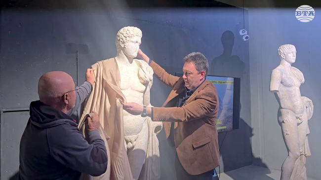 Реставрираната втора скулптура, открита по време на разкопките в Хераклея Синтика, беше официално представена в Петрич