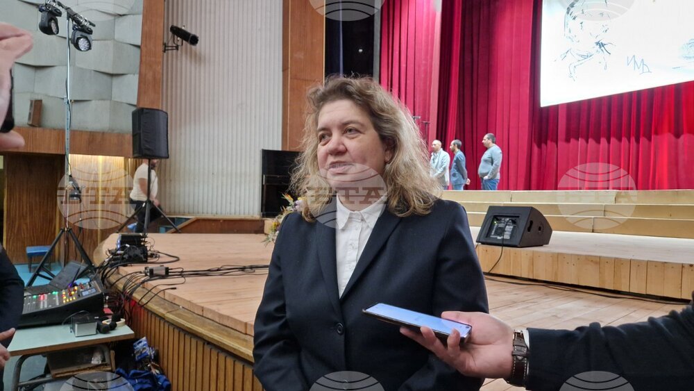 Да вземем пример от трудолюбието и почтеността на Колю Фичето, каза в Дряново председателят на Народното събрание Наталия Киселова