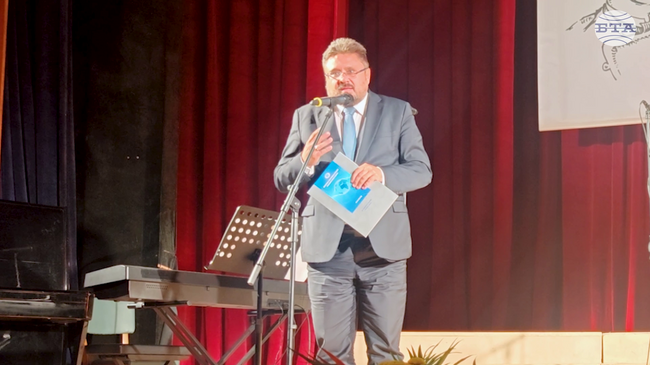 Българите ще имаме много добри новини, когато си залагаме главите за работите си, строим не дувари, а мостове помежду си и Бог е с нас, каза в Дряново генералният директор на БТА Кирил Вълчев