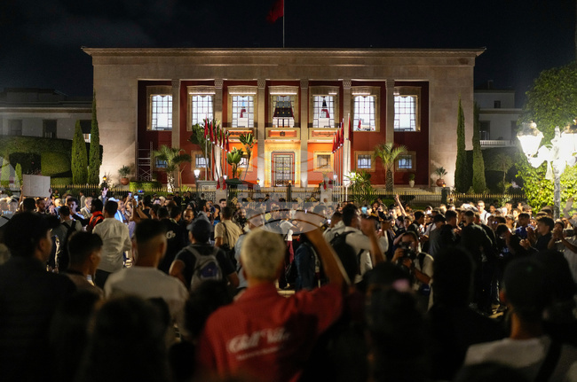 "Искаме болници, а не футболни стадиони", скандират втора седмица хиляди демонстранти по улиците на Мароко 