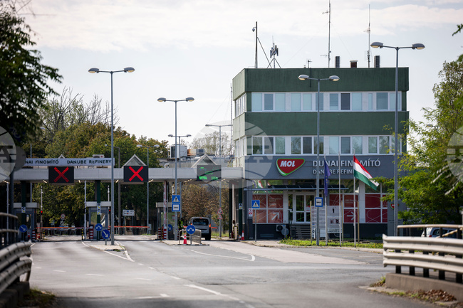 Унгарската петролна компания МОЛ получи одобрение от САЩ да продължи преговорите за придобиване на сръбската НИС