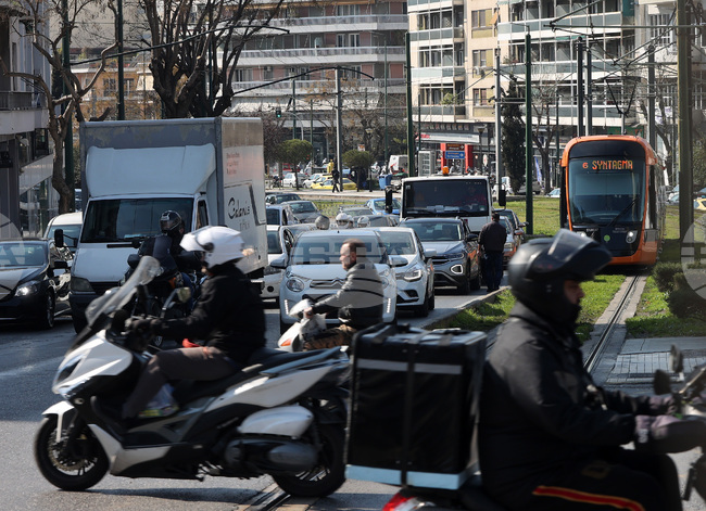 Атина тества нощен обществен транспорт