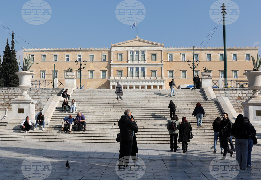 Очаква се гръцкият парламент да избере днес новия президент на страната